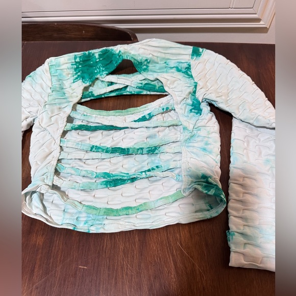 Brazilian Work Out Set in Tye Die- One Size - Picture 4 of 9